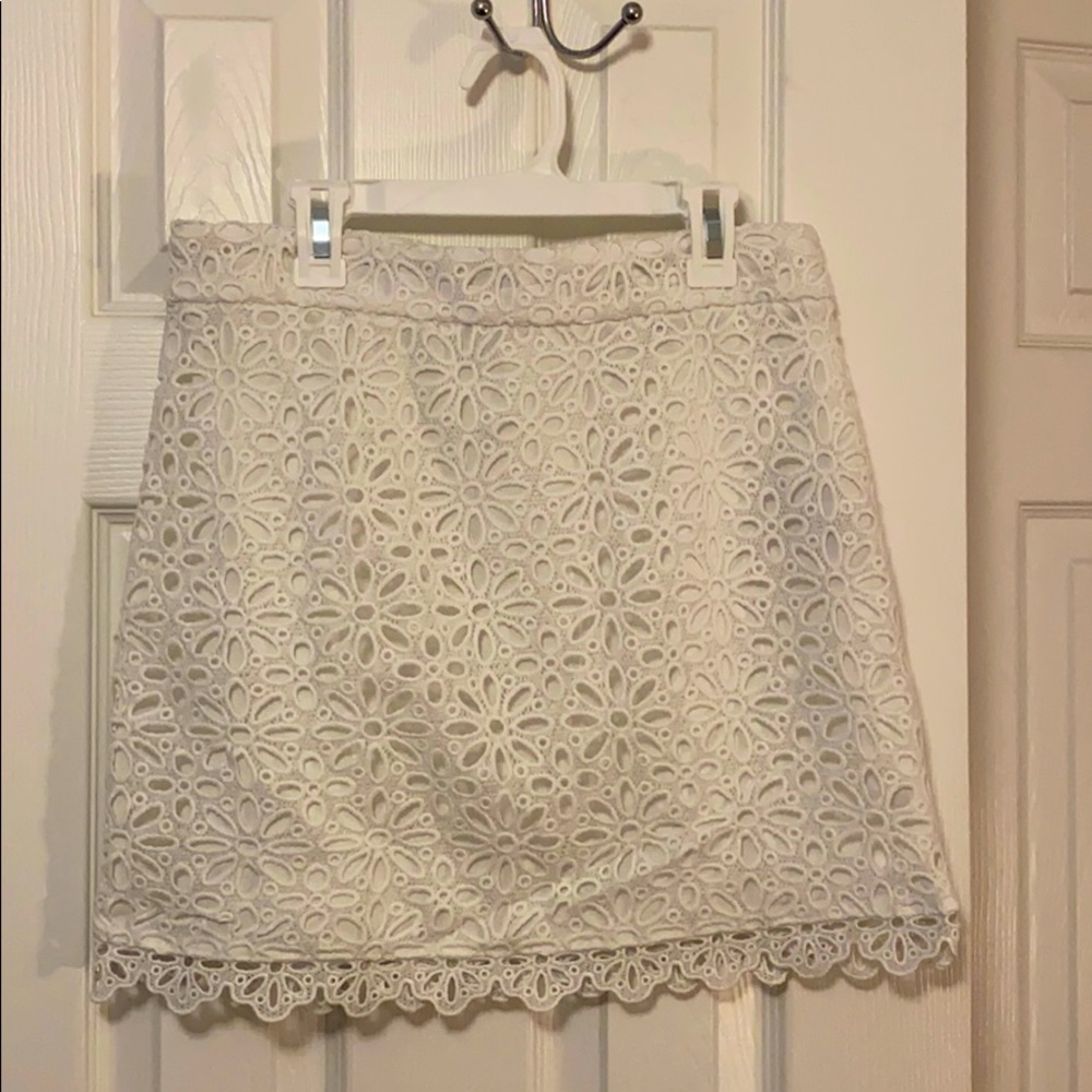 White mini skirt, size M